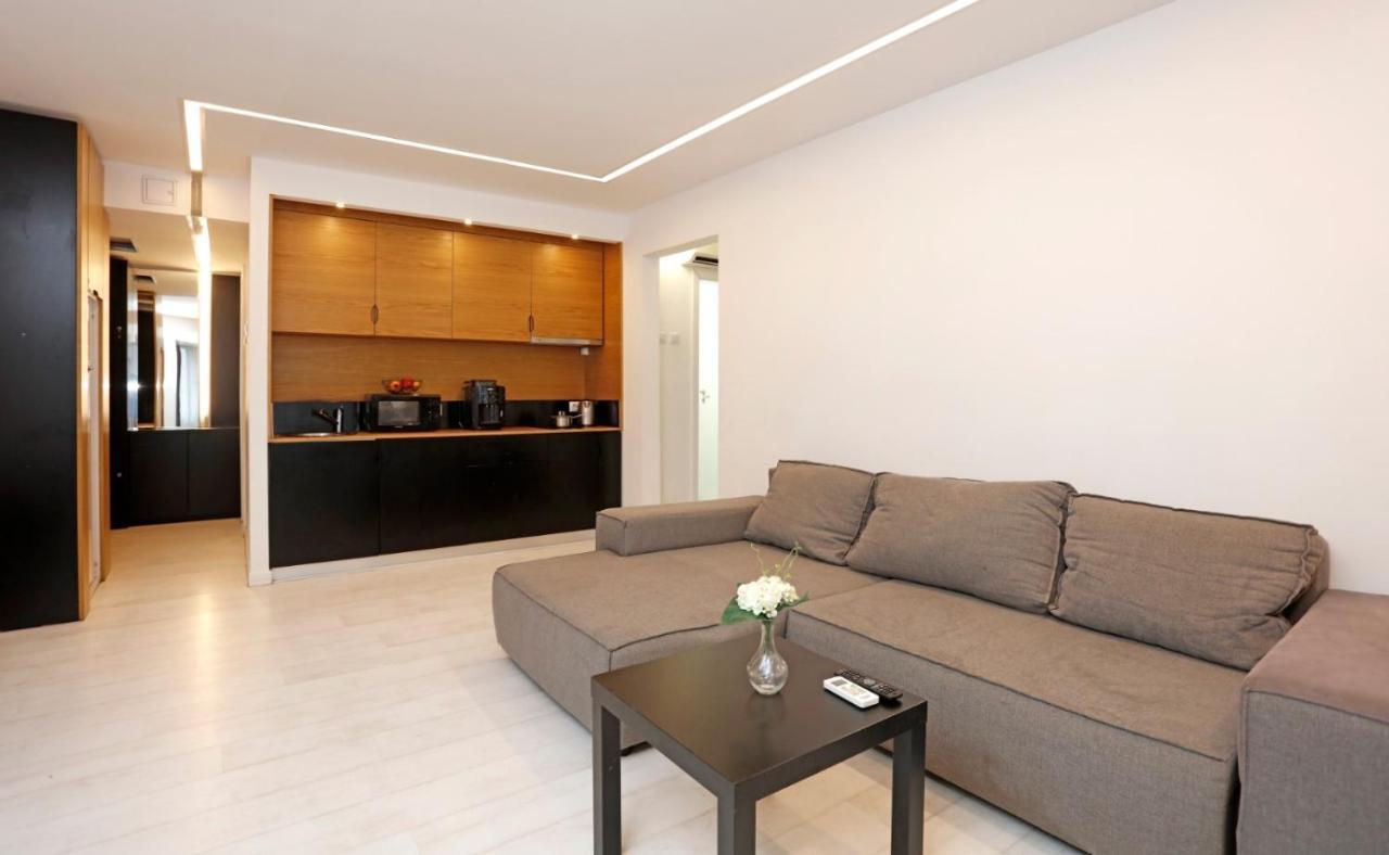Platinum Apartment With 2 Bedrooms 布加勒斯特 外观 照片