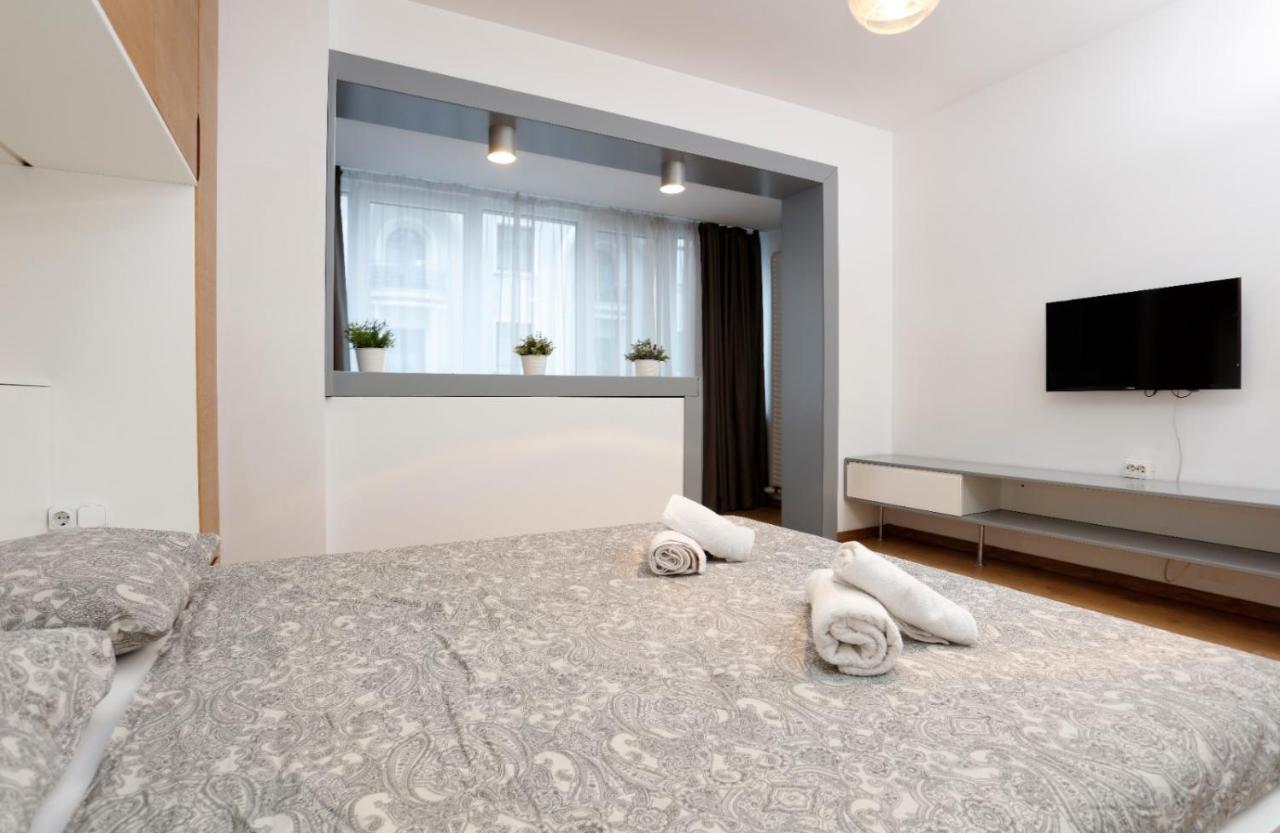 Platinum Apartment With 2 Bedrooms 布加勒斯特 外观 照片